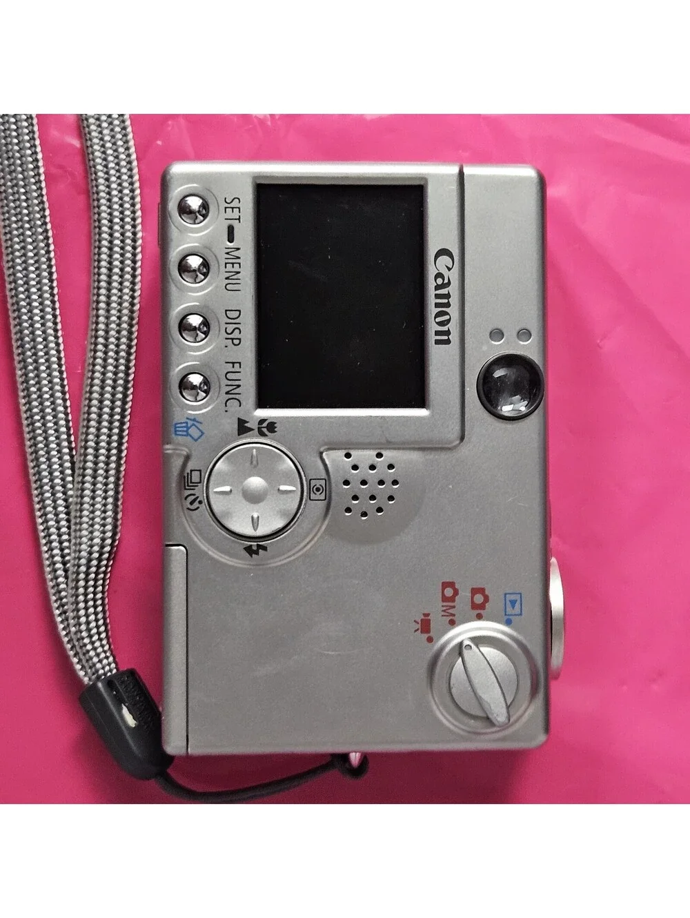 Canon PowerShot Digital ELPH SD100 3.2 MP Digital Camera - Silver FOR PARTS ONLY